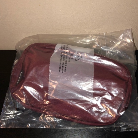 Lululemon NWT Everywhere Belt Bg,Size-1L - Picture 3 of 3